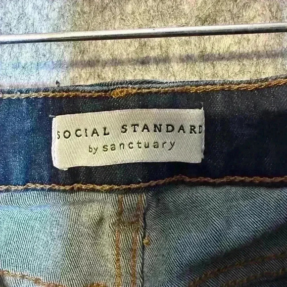 Social Standard by Sanctuary High-Rise Skinny Jeans - Size 8/29 - Picture 5 of 7